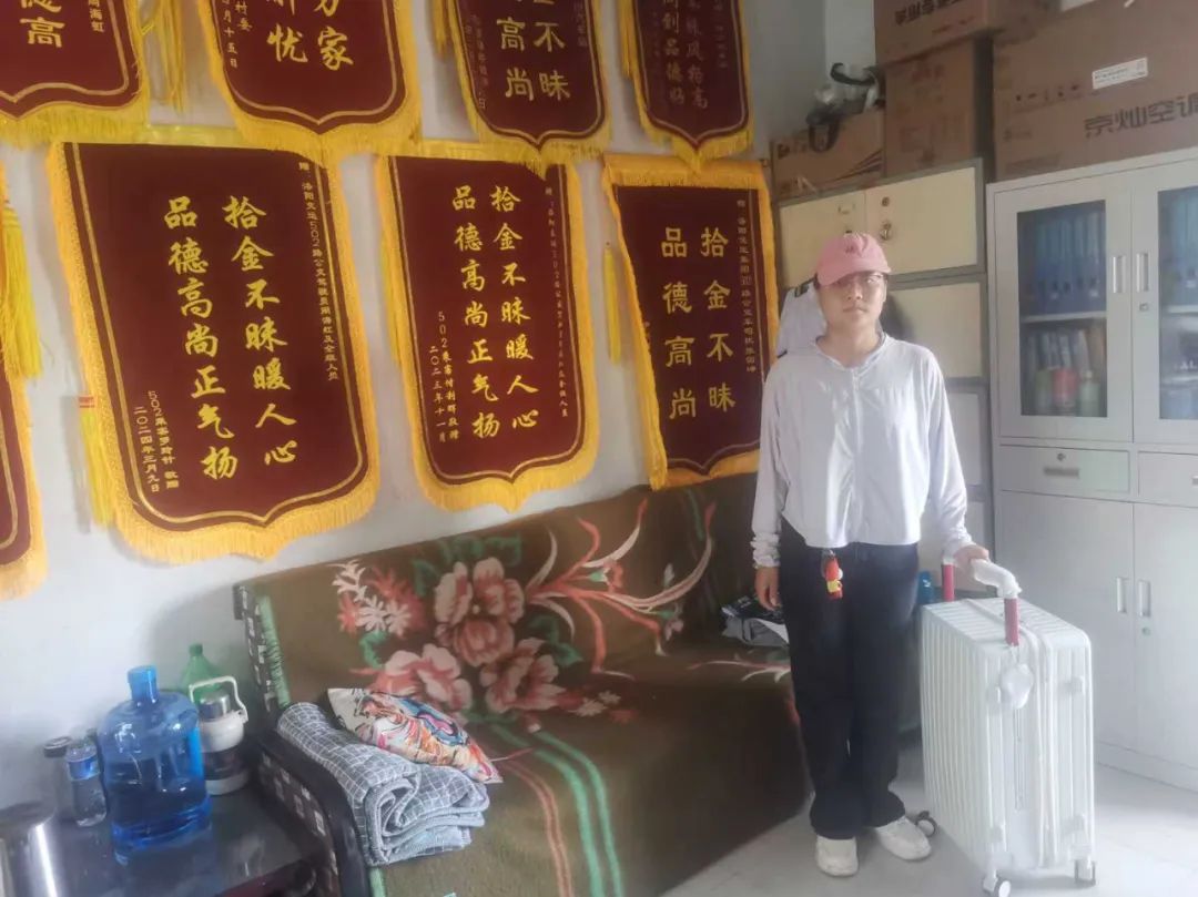 暖行洛城|“意外收獲”行李箱后,交運(yùn)駕駛員這樣做……